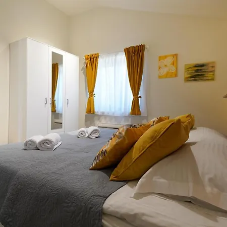Apartment Vala 4 With Sea View & Private Pool * Pridraga