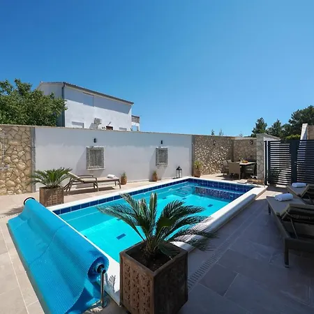 Apartment Vala 4 With Sea View & Private Pool Apartmán *