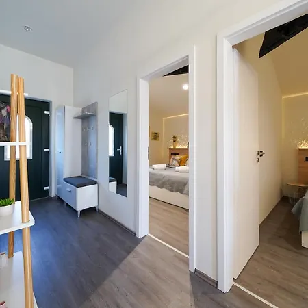 Apartment Vala 4 With Sea View & Private Pool