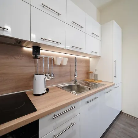 Apartment Vala 4 With Sea View & Private Pool Apartmán