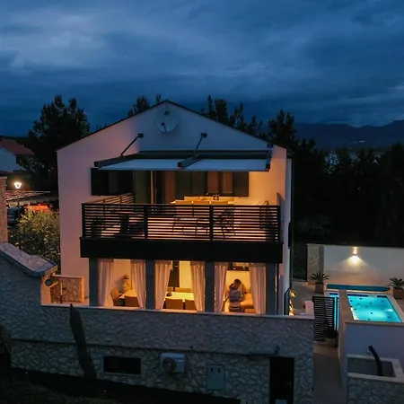 Apartment Vala 4 With Sea View & Private Pool Pridraga