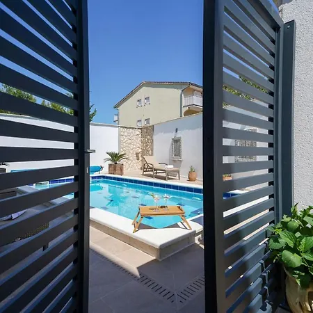 Apartment Vala 4 With Sea View & Private Pool Pridraga