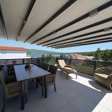 Apartment Vala 4 With Sea View & Private Pool Apartmán *