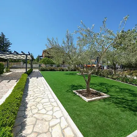 Apartment Vala 4 With Sea View & Private Pool *