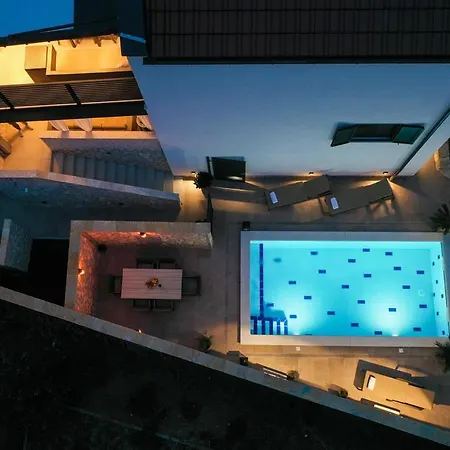 Apartment Vala 4 With Sea View & Private Pool
